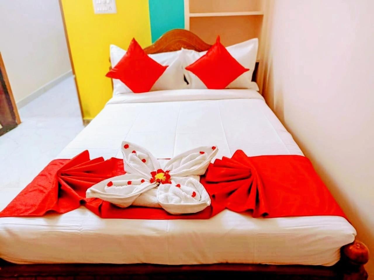 Garuda Grand Apartamento Tirupati Exterior foto
