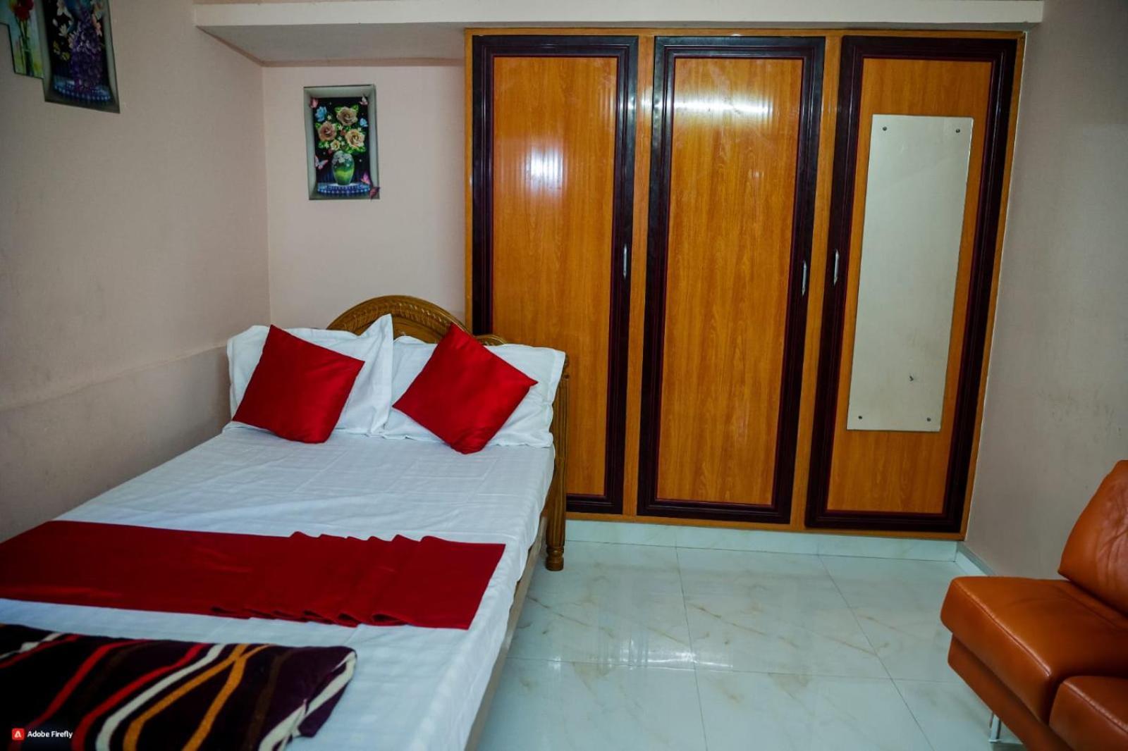 Garuda Grand Apartamento Tirupati Exterior foto
